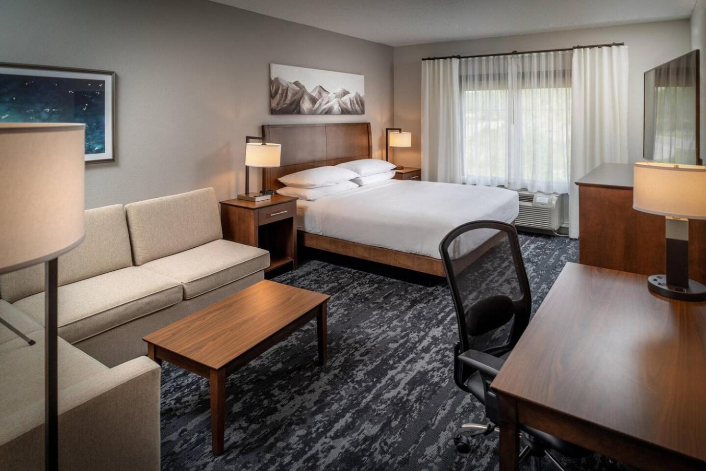 Delta Hotels By Marriott Huntington Mall Barboursville Exterior foto