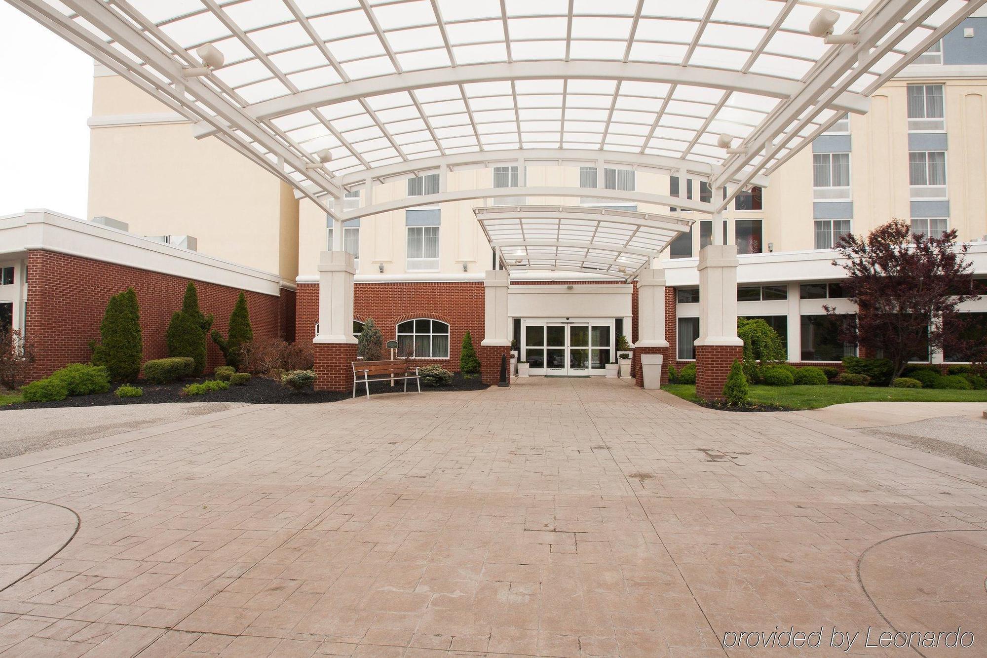 Delta Hotels By Marriott Huntington Mall Barboursville Exterior foto