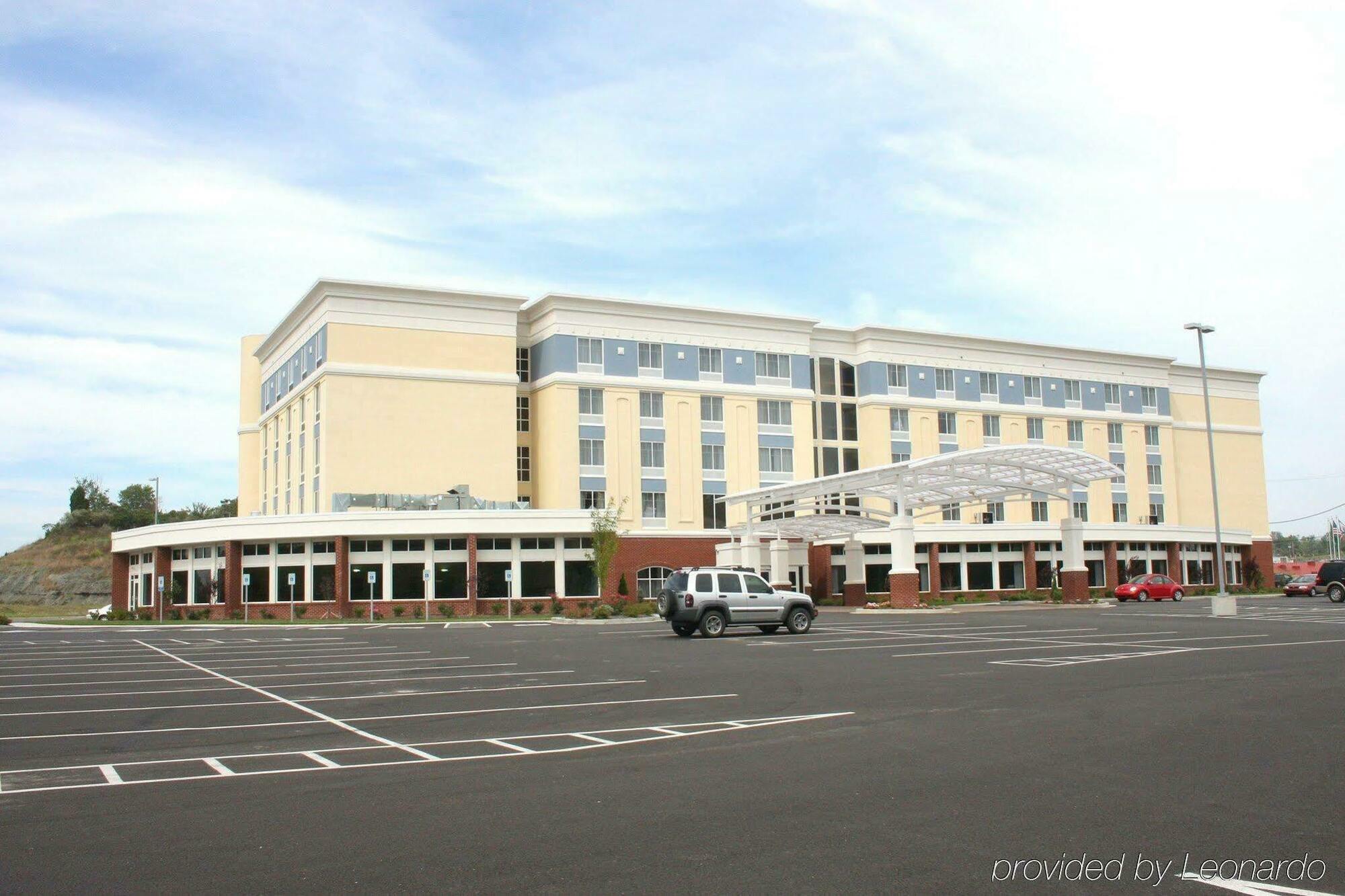 Delta Hotels By Marriott Huntington Mall Barboursville Exterior foto